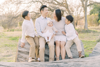 marly augusts family photo by bespoke photography